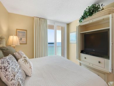 Seagrove Beach Two Bedroom Vacation Condo On Beach Sleeps 4