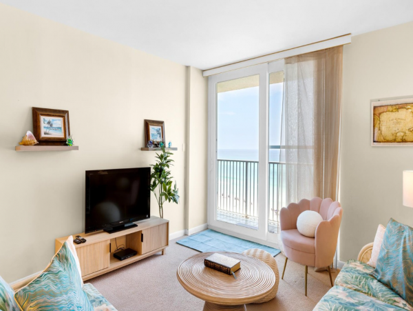 Gulf Front Vacation Rental with 2 Bedrooms