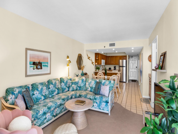 Gulf Front Vacation Rental with 2 Bedrooms