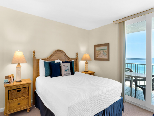 Gulf Front Vacation Rental with 2 Bedrooms