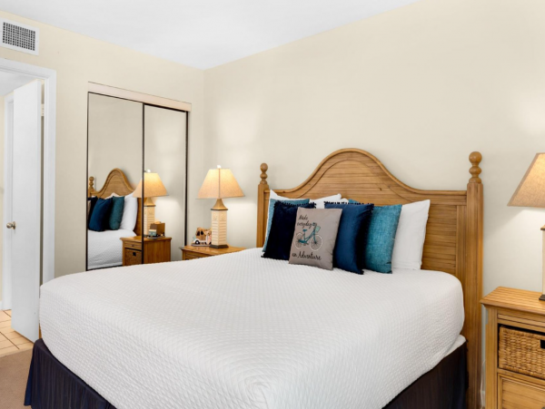 Gulf Front Vacation Rental with 2 Bedrooms