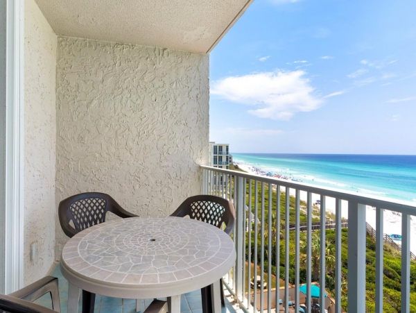 Gulf Front Vacation Rental with 2 Bedrooms