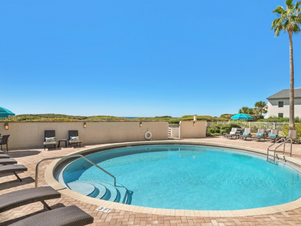 Gulf Front Vacation Rental with 2 Bedrooms