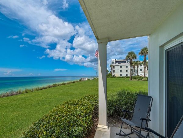 Beachfront Vacation Rental with 3 Bedrooms in Alys Beach