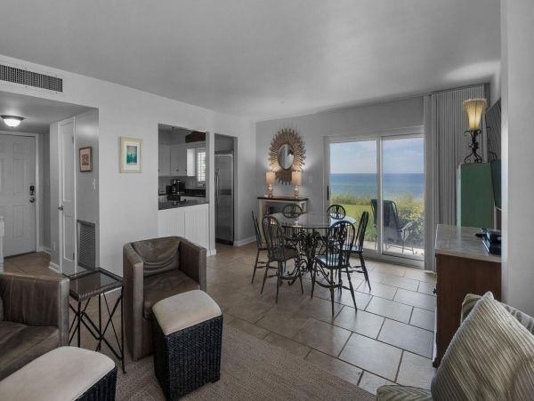 Beachfront Vacation Rental with 3 Bedrooms in Alys Beach