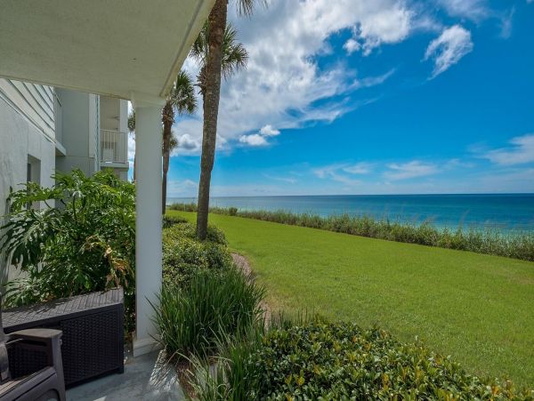 Beachfront Vacation Rental with 3 Bedrooms in Alys Beach