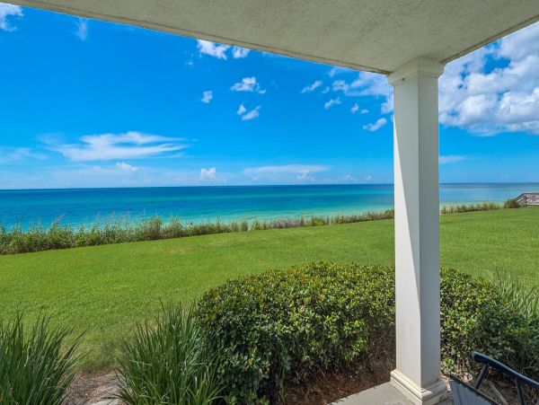 Beachfront Vacation Rental with 3 Bedrooms in Alys Beach