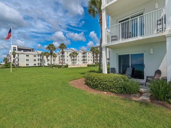 Beachfront Vacation Rental with 3 Bedrooms in Alys Beach