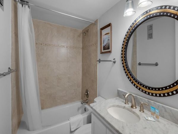 Beachfront Vacation Rental with 3 Bedrooms in Alys Beach