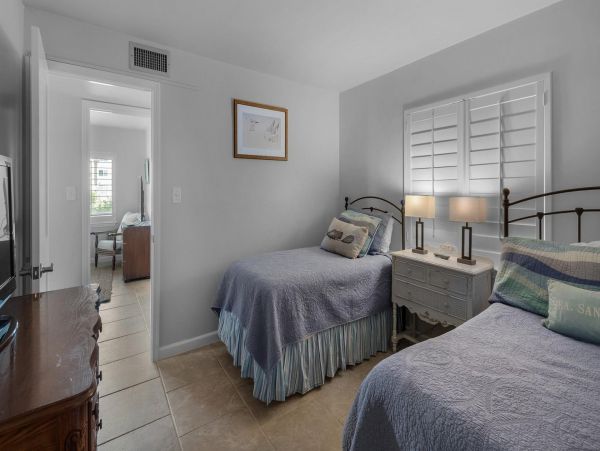 Beachfront Vacation Rental with 3 Bedrooms in Alys Beach