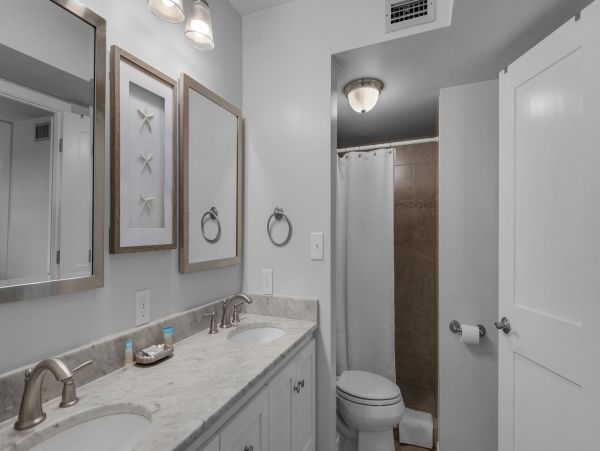 Beachfront Vacation Rental with 3 Bedrooms in Alys Beach