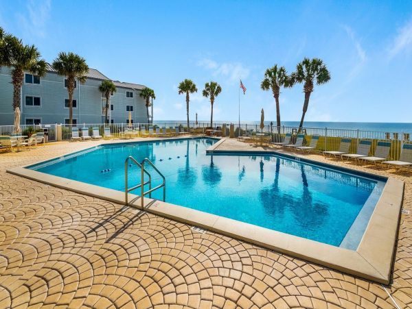 Beachfront Vacation Rental with 3 Bedrooms in Alys Beach
