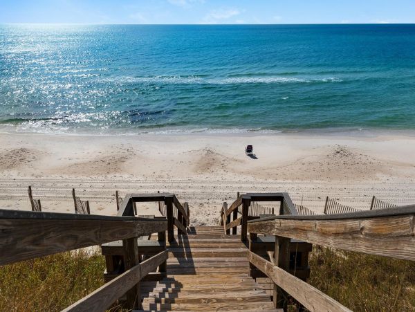 Beachfront Vacation Rental with 3 Bedrooms in Alys Beach