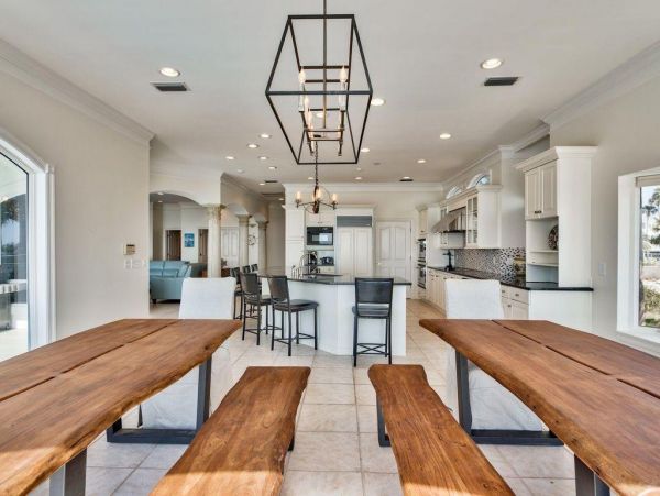 Stunning 9 Bedroom Beachfront Beauty Main House Plus Carriage House