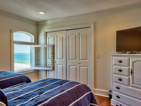 Stunning 9 Bedroom Beachfront Beauty Main House Plus Carriage House