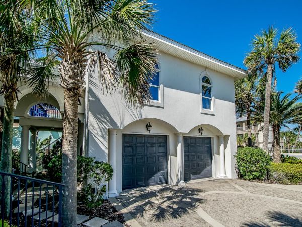 Stunning 9 Bedroom Beachfront Beauty Main House Plus Carriage House