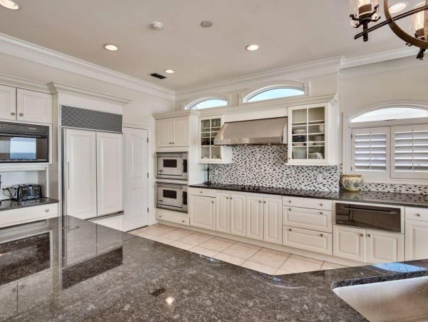 Stunning 9 Bedroom Beachfront Beauty Main House Plus Carriage House
