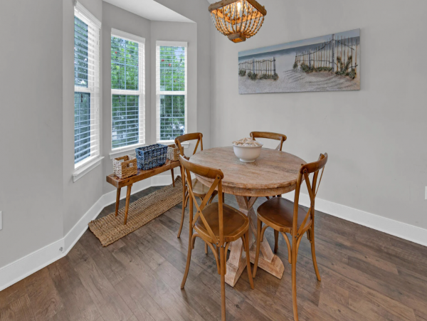 Lovely 2 Bedroom Vacation Rental Only 3 Blocks to Beach