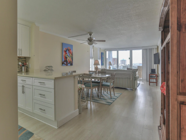 Spacious Condo with 2 Bedrooms in Destin
