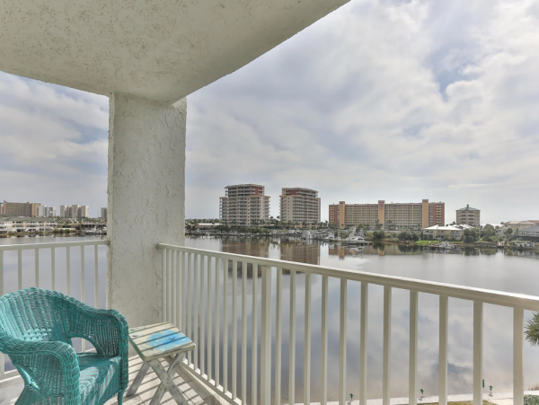 Spacious Condo with 2 Bedrooms in Destin