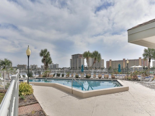 Spacious Condo with 2 Bedrooms in Destin