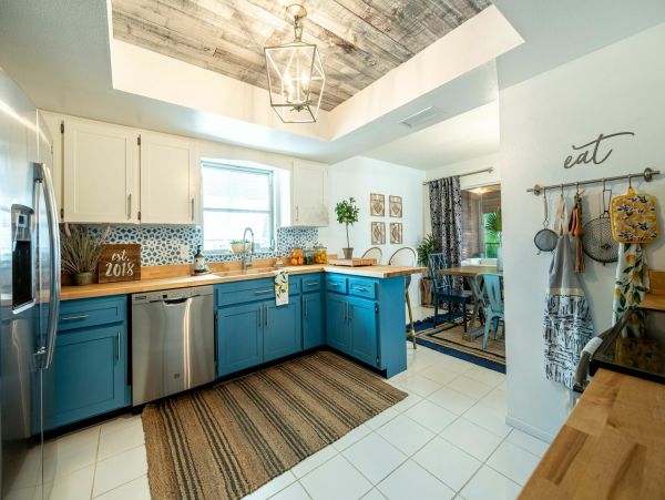 Siesta Key Walk to Beach Three Bedroom Rental Home