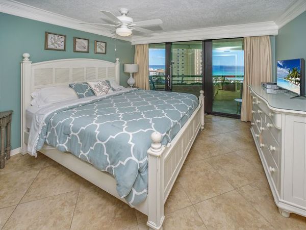 Beachfront Two Bedroom Vacation Condo in Miramar Beach