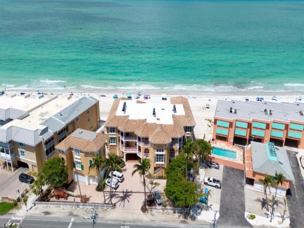 Oceanfront Three Bedroom Condo in Bradenton Beach