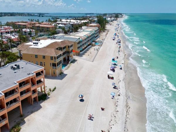 Oceanfront Three Bedroom Condo in Bradenton Beach