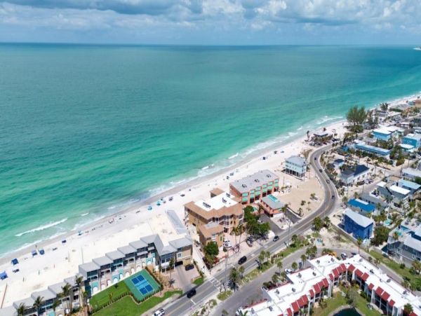 Oceanfront Three Bedroom Condo in Bradenton Beach