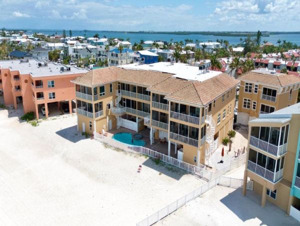 Oceanfront Three Bedroom Condo in Bradenton Beach