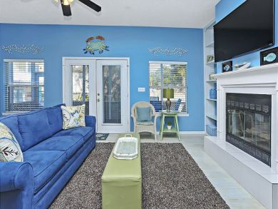 Destin Four Bedroom Walk to Beach Vacation Home with Pool Destin Four Bedroom Walk to Beach Vacation Home with Pool