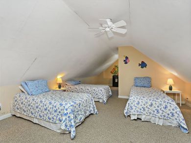 Destin Four Bedroom Walk to Beach Vacation Home with Pool Destin Four Bedroom Walk to Beach Vacation Home with Pool