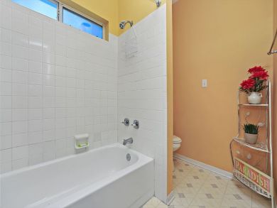 Destin Four Bedroom Walk to Beach Vacation Home with Pool Destin Four Bedroom Walk to Beach Vacation Home with Pool