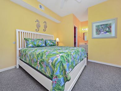 Destin Four Bedroom Walk to Beach Vacation Home with Pool Destin Four Bedroom Walk to Beach Vacation Home with Pool