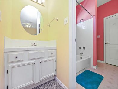 Destin Four Bedroom Walk to Beach Vacation Home with Pool Destin Four Bedroom Walk to Beach Vacation Home with Pool