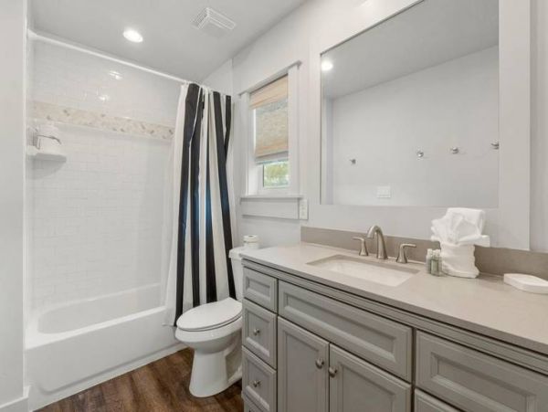 Four Bedroom Walk to Beach Rental Home in Seacrest