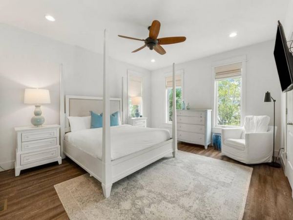 Four Bedroom Walk to Beach Rental Home in Seacrest