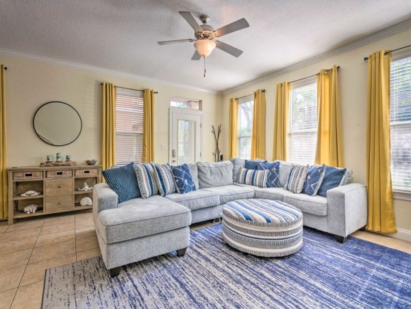 Gated Community with Pool & Spa 3 Bedroom Home in Destin