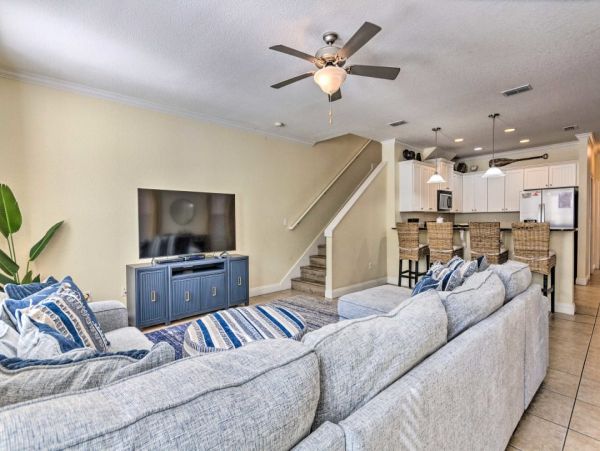Gated Community with Pool & Spa 3 Bedroom Home in Destin