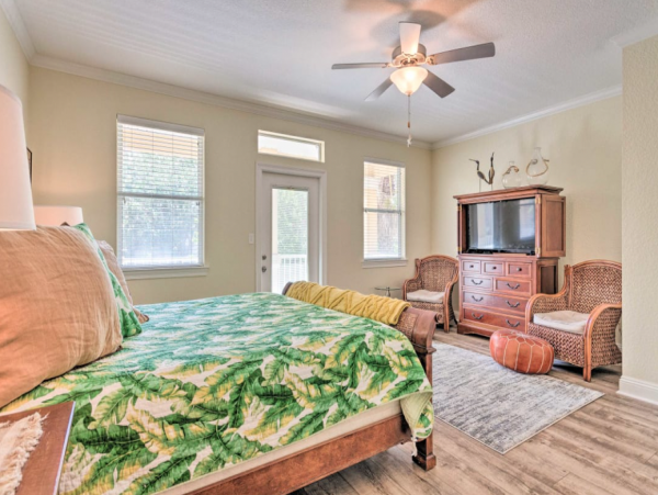 Gated Community with Pool & Spa 3 Bedroom Home in Destin