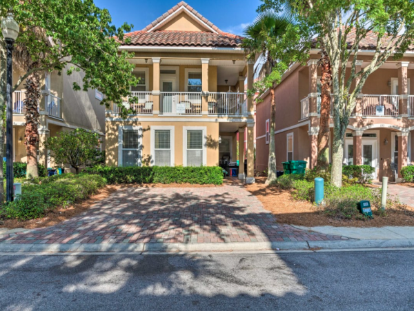 Gated Community with Pool & Spa 3 Bedroom Home in Destin