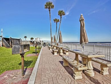 Daytona Beach Home 933424