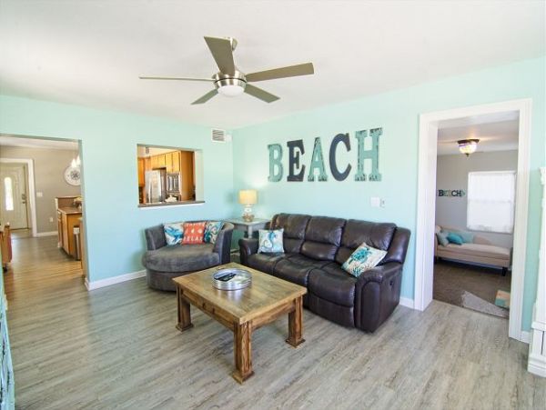 Bradenton Beach Three Bedroom Vacation Pool Home
