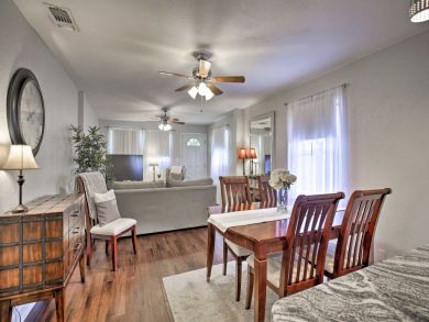 St. Petersburg Home 933427