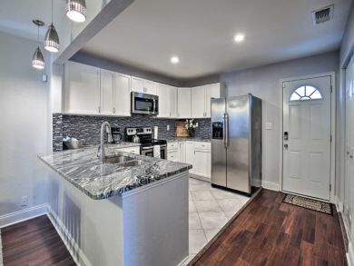 St. Petersburg Home 933427