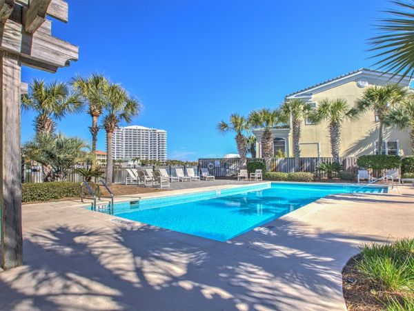 Destin Luxury Vacation Accommodation on Beach