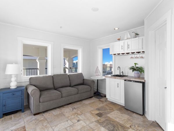 Destin Luxury Vacation Accommodation on Beach