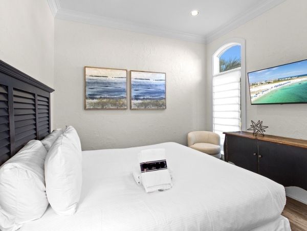 Destin Luxury Vacation Accommodation on Beach