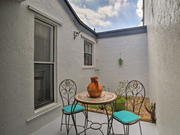Two Bedroom Vacation Home with Private Caged Pool Sleeps 8